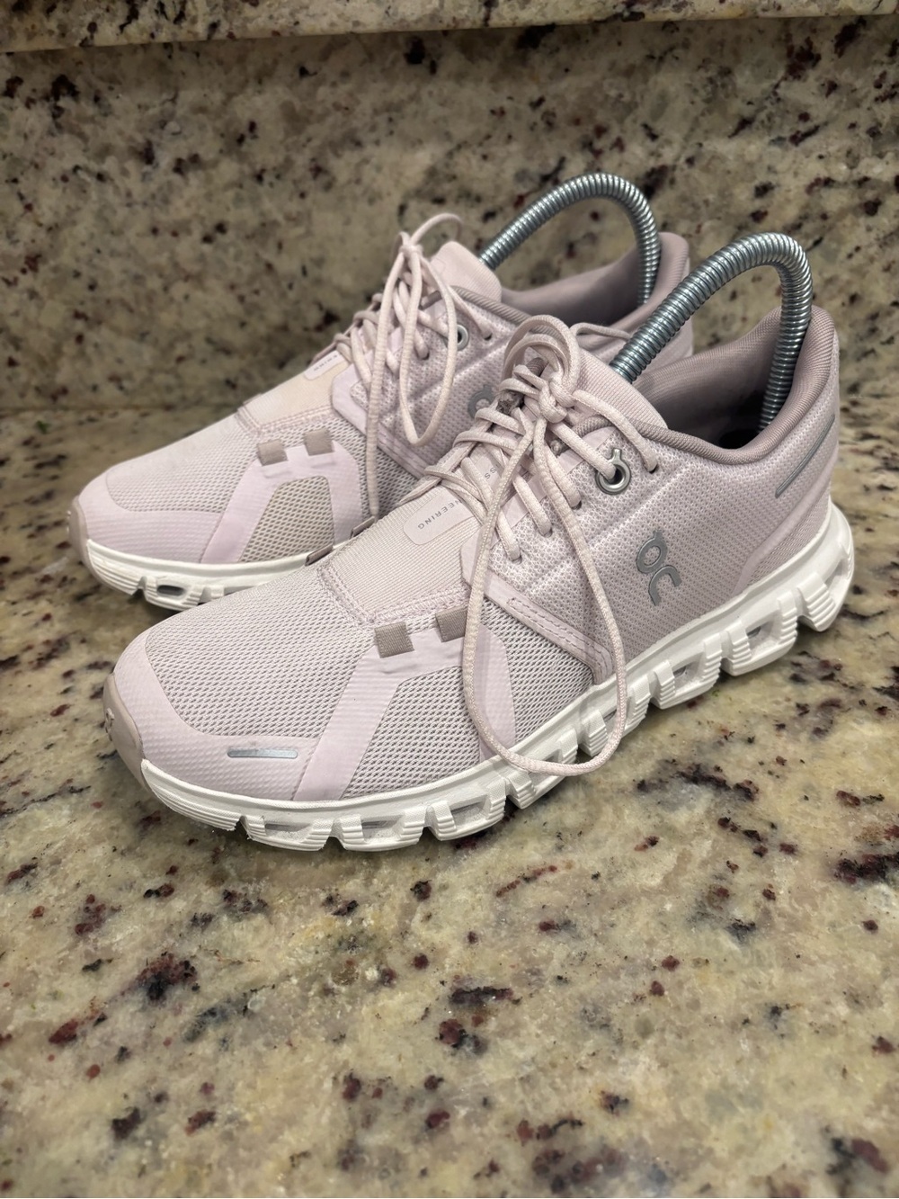 On Running WOMENS CLOUD 6 WIDE PEARL light orchid mauve 6.5